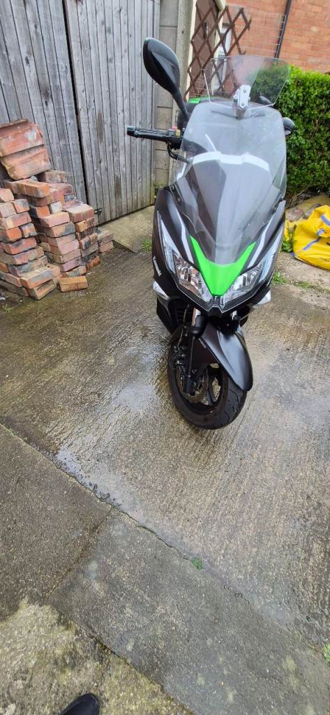 Special Edition 2016 Kawasaki J300 - Low Miles - New MOT & Tyres