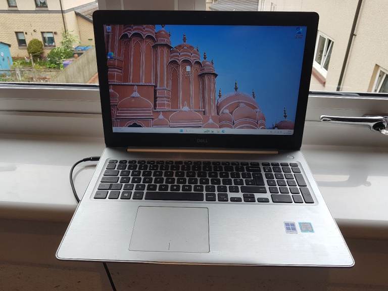 Dell Inspiron P75F Laptop - Intel i5, 12GB RAM, 1TB SSD