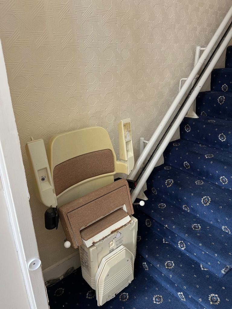Free stannah Stairlift for Sale – Good Condition, Cream and Brown