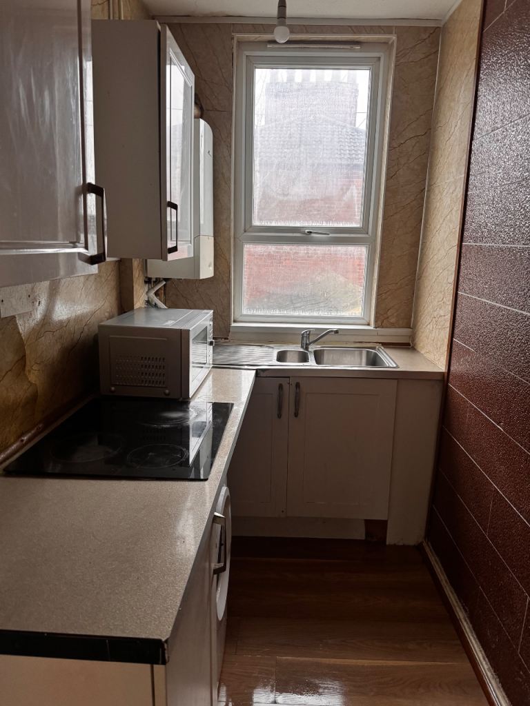 Flat for rent £1000