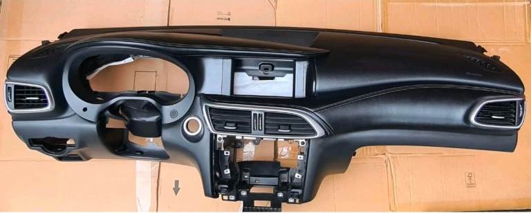 Left hand drive EU type dashboard Infiniti QX30 2015 - 2019 model New Unused