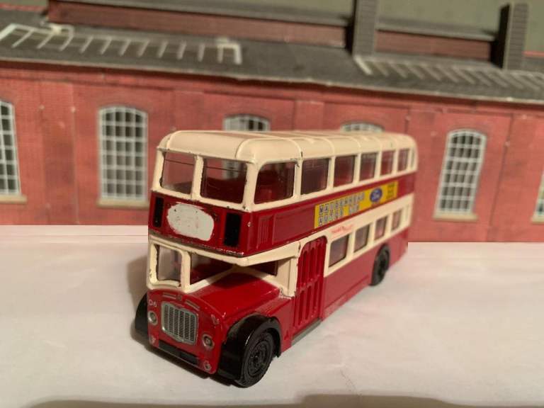 SCALE MODEL BUS Bristol Lodekka THAMES VALLEY
