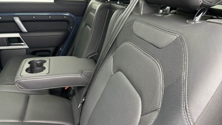 2022 Land Rover Defender 110 3.0 D300 MHEV X-Dynamic HSE SUV 5dr Diesel Auto 4WD Euro 6 (s/s) (30...