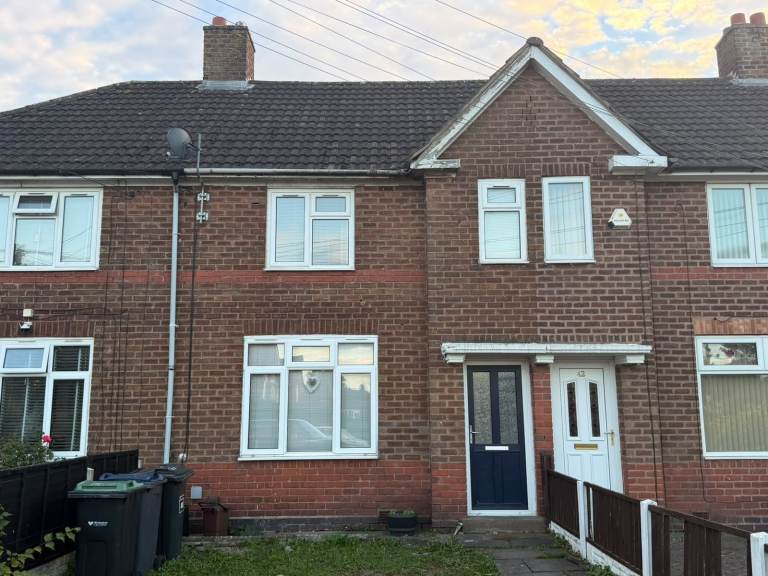 3 Bedroom Terraced House Double Glazed Central Heated Off Road Parking Rear Garden 