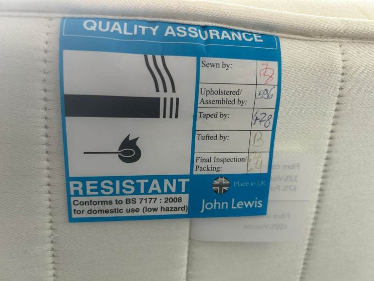 Single bed with pull-out second bed and two mattresses