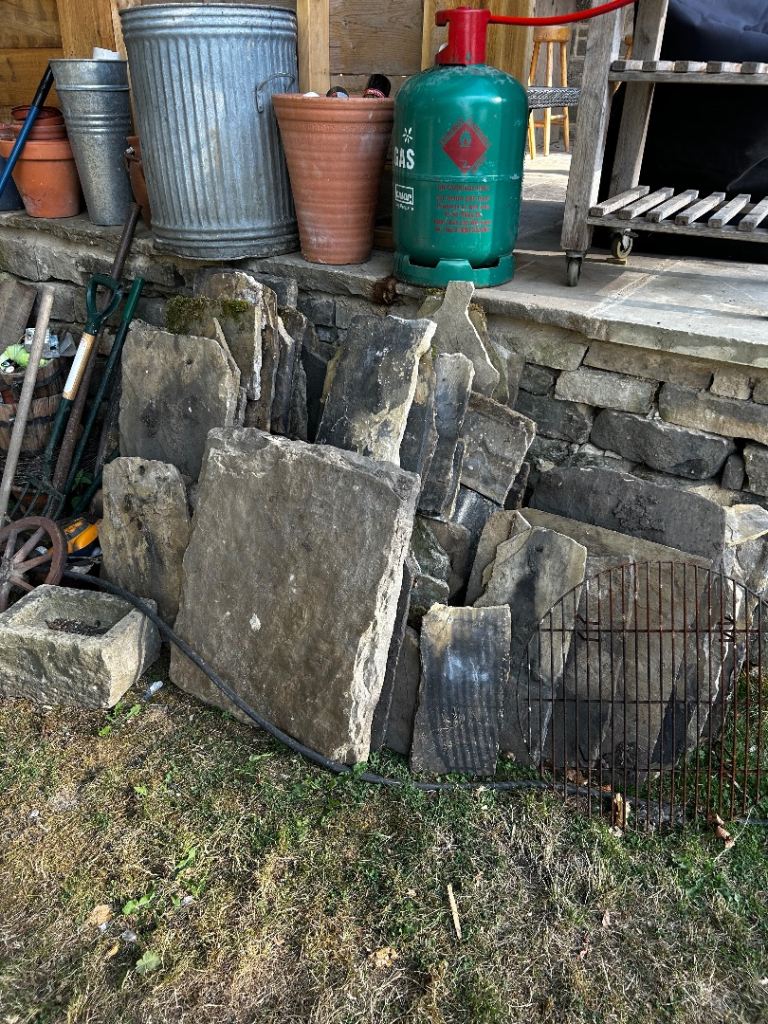 Natural stone roofing slates 