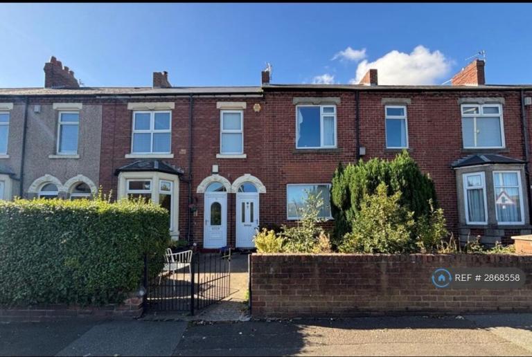 3 bedroom flat in Holywell, Whitley Bay, NE25 (3 bed) (#2868558)