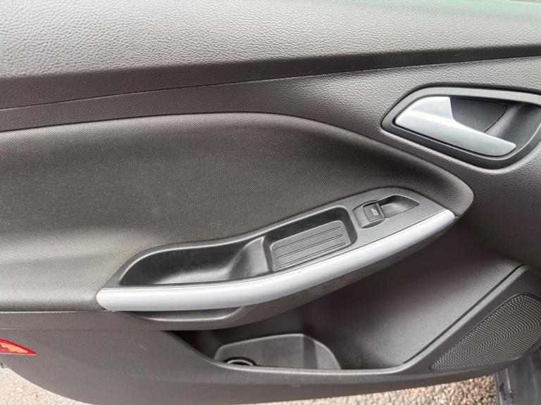 2015 Ford Focus 1.0 EcoBoost Zetec 5dr HATCHBACK PETROL Manual