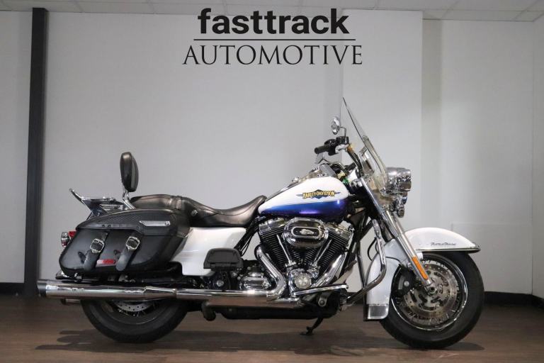 Harley-Davidson FLHRC 1584 Road King - VANCE & HINES | SCREAMIN EAGLE
