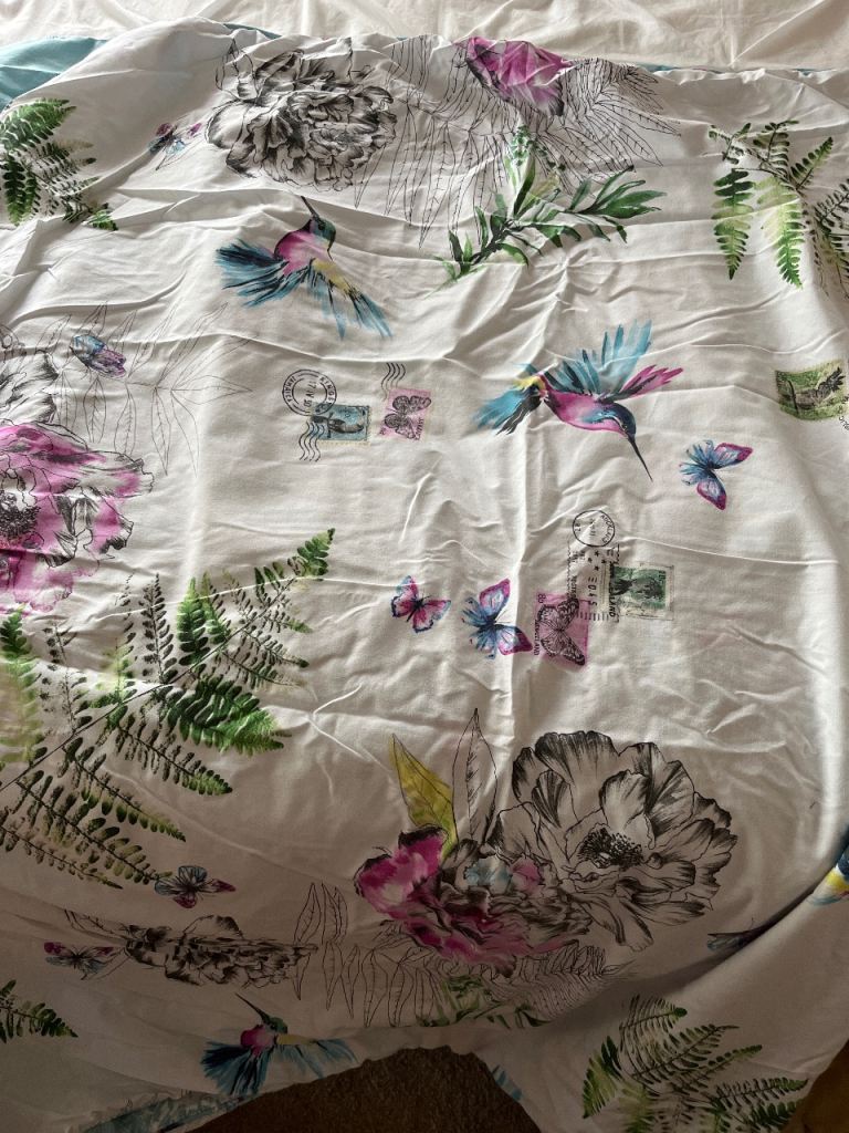 Single bedding set with pillowcases