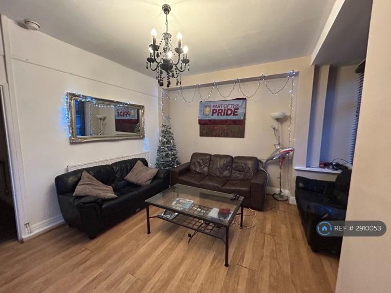 5 bedroom house in Whitby Road, Manchester, M14 (5 bed) (#2910053)