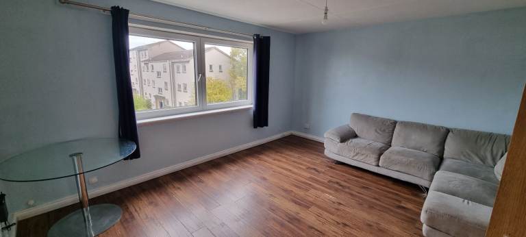 Clean bedroom in serene area for rent.