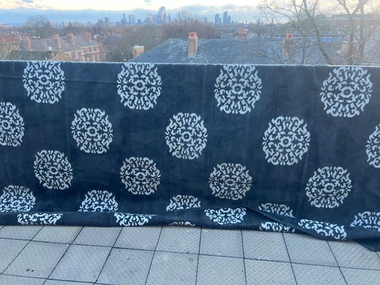 Black and white 11 ft rug 