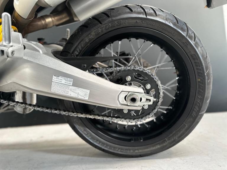 STUNNING LOW MILEAGE 2020/20 DUCATI SCRAMBLER 1100 SPECIAL 