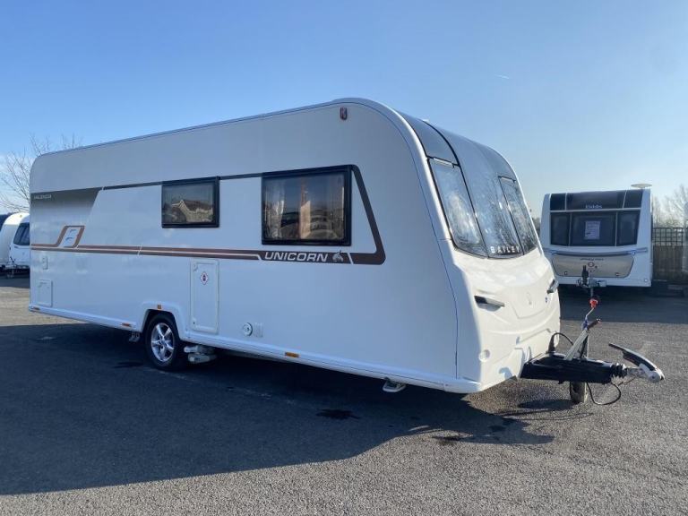 2018 BAILEY UNICORN VALENCIA LUXURY 4 BERTH TOURING CARAVAN
