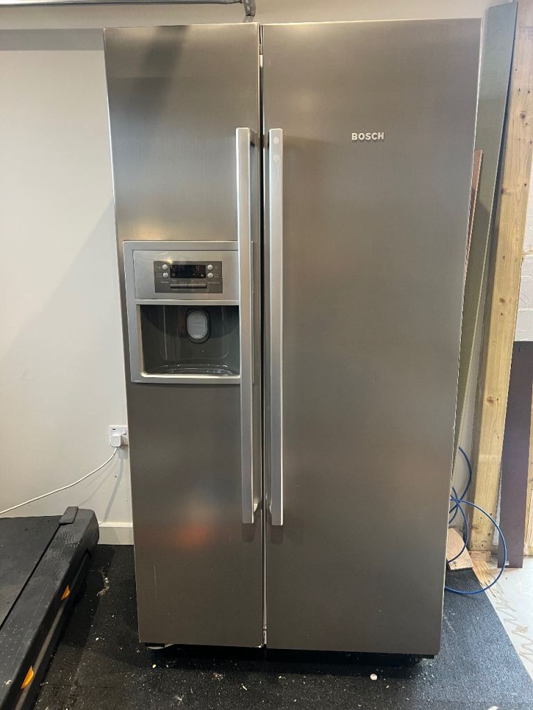 Bosch American Style Fridge Freezer – Silver, Good Condition