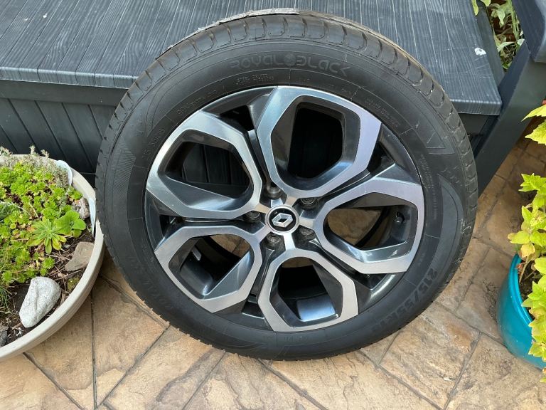 Renault Captur 18” Alloy wheel with new tyre