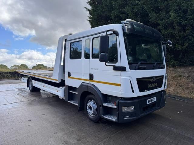 2019 19 MAN TGL 12.250 E6 crew cab tilt & slide recover truck spec lift winch