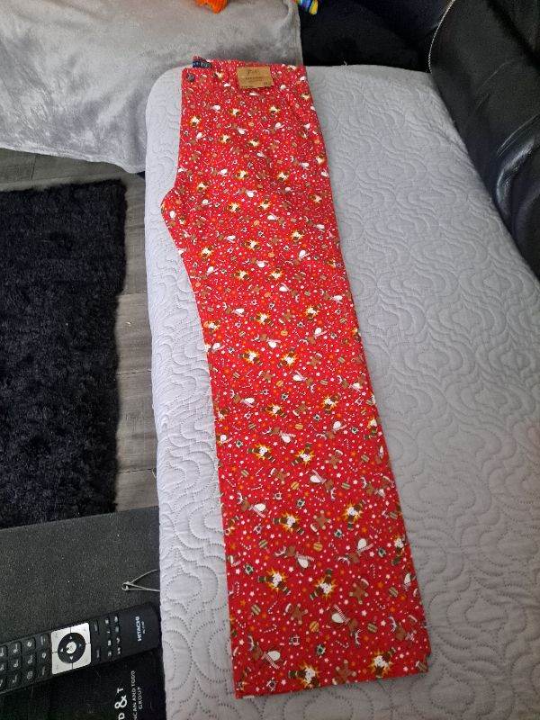 New Christmas trousers, 