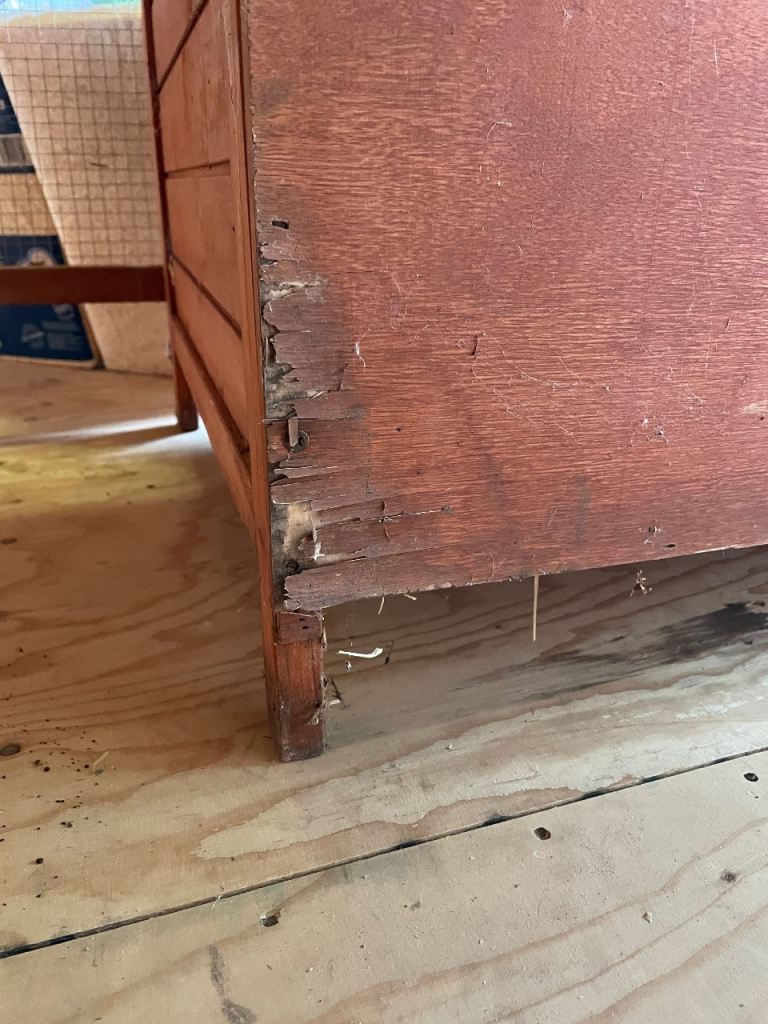 Rabbit hutch/cage. Bedding and food 