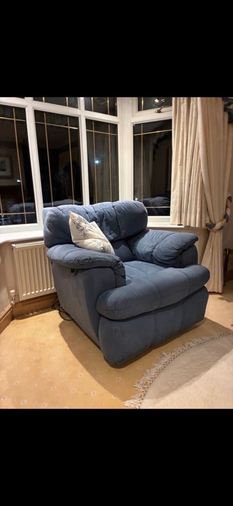 Electric recliner arm chair 