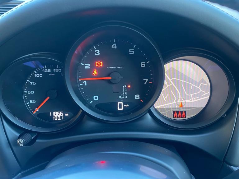 2020 Porsche Macan 2.0T PDK - Panoramic Sunroof &amp; Bose Audio &amp; PASM &amp; Huge Spec 4x4 P...