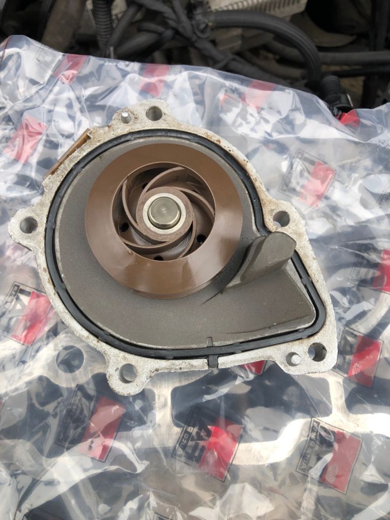 Mini cooper S water pump 