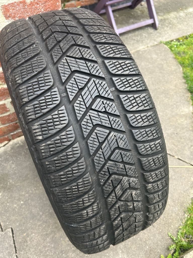 255/50 R19 Pirelli Tyre
