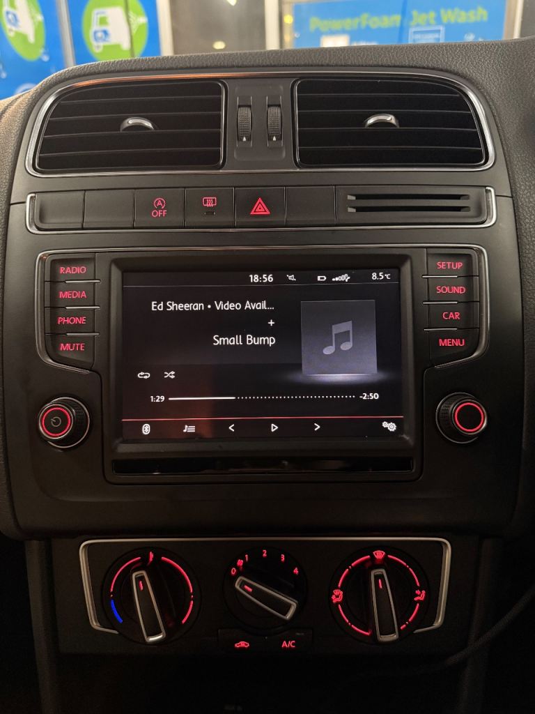 Volkswagen, POLO, Hatchback, 2015, Manual, 1197 (cc), 5 doors