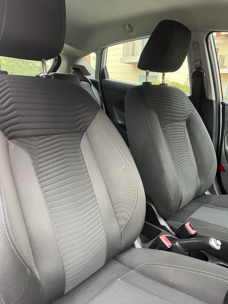 Ford, FIESTA, Hatchback, 2015, Manual, 1241 (cc), 5 doors