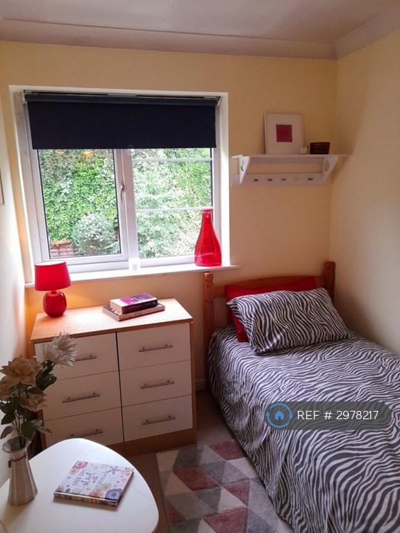 1 bedroom in St Cuthberts Road, Gateshead, NE8 (#2978217)