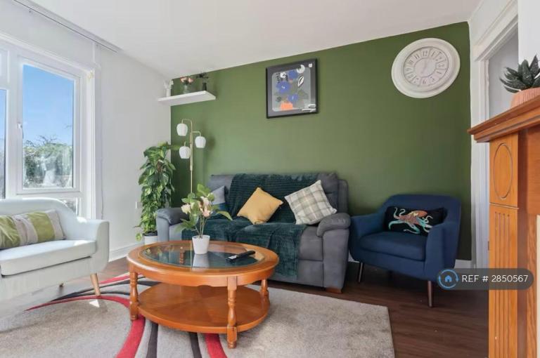 3 bedroom house in Prebendal Avenue, Aylesbury, HP21 (3 bed) (#2850567)
