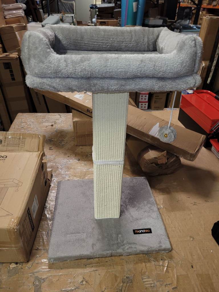 A new already built Cat Scratching Post, Cat Scratcher with 40 x 30 cm Plush 