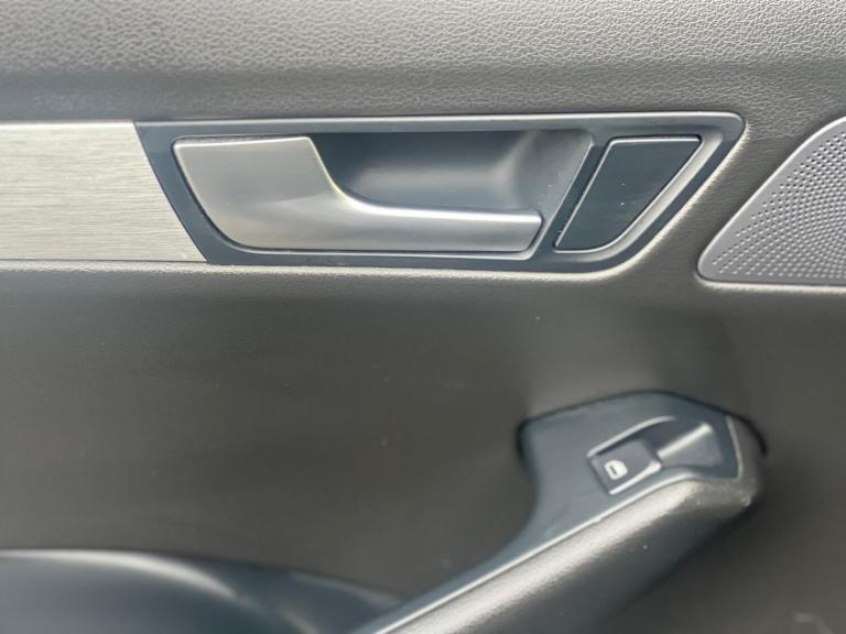 2009 Audi Q5 2.0 TDI Quattro S Line 5dr [Start Stop] ESTATE DIESEL Manual