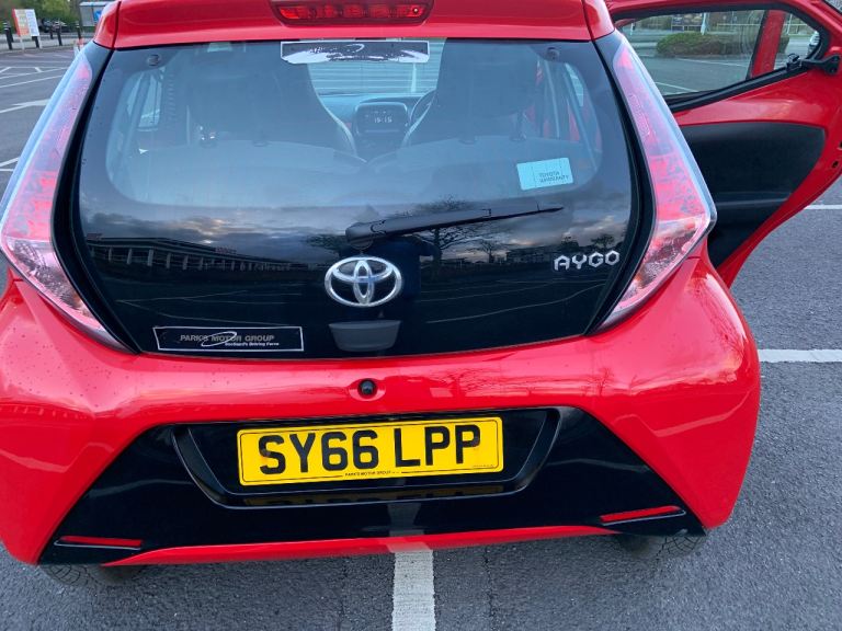 Toyota, AYGO, Hatchback, 2016, Manual, 998 (cc), 5 doors