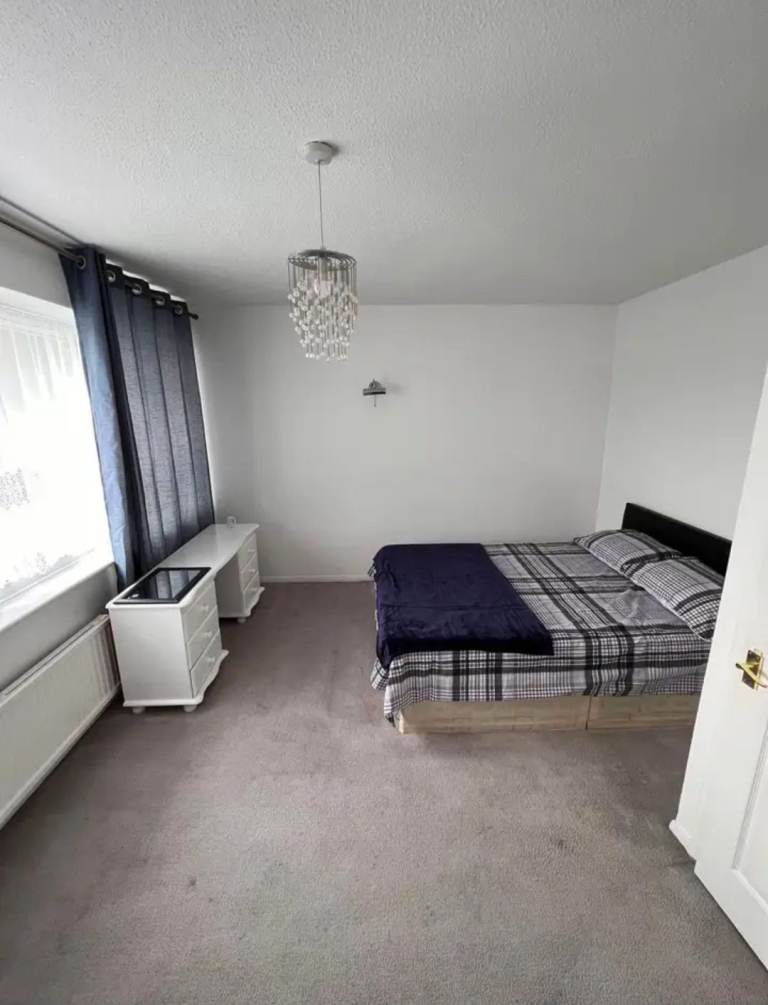 Two Double Room's, All Bills Included. 