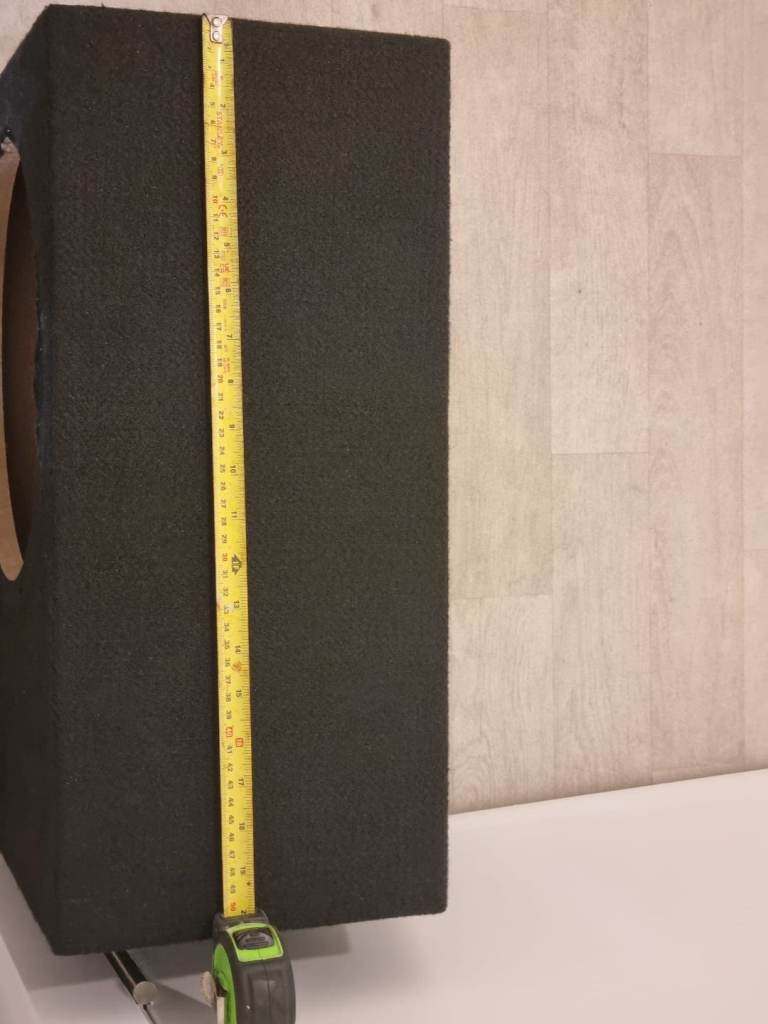 Subwoofer box with subwoofer