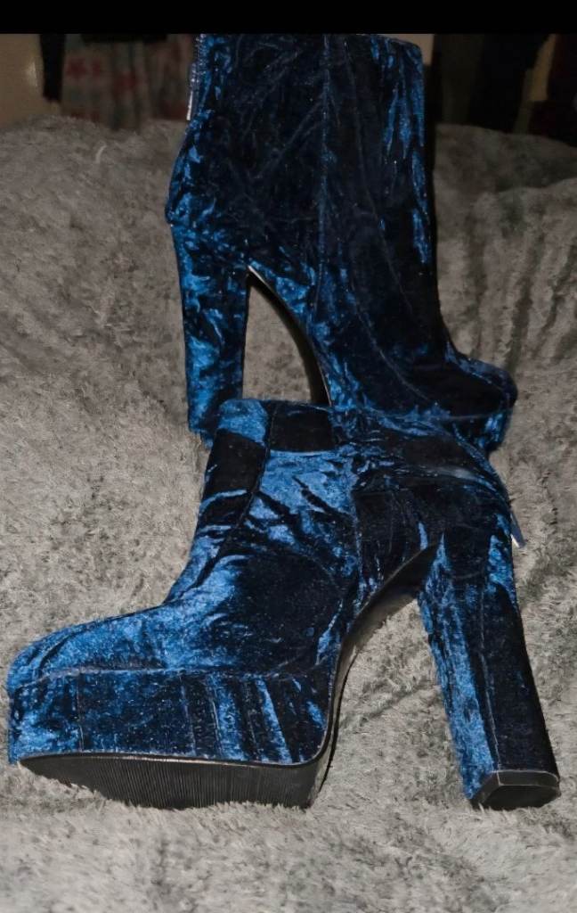 Stunning Blue Velvet Platform Boots by Aldo - Never Worn Outside 