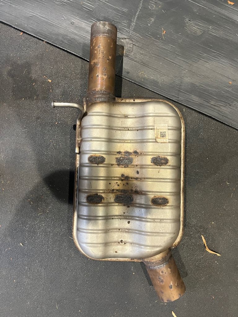 Back box/resonator for Audi s3 2017