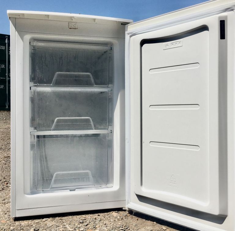LEC SLIMLINE❄️🧊 UNDER COUNTER FREEZER FREE DELIVERY  