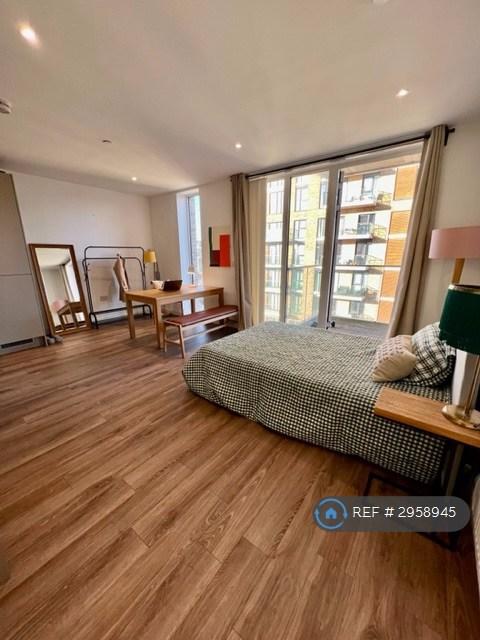 1 bedroom in Victory Parade, London, SE18 (#2958945)