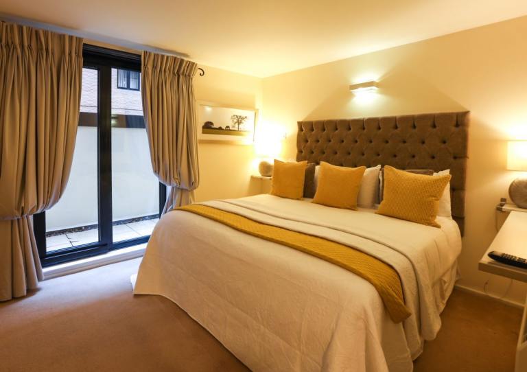 2 Bedroom - South Kensington - South West London - SW7 - Short Term Let