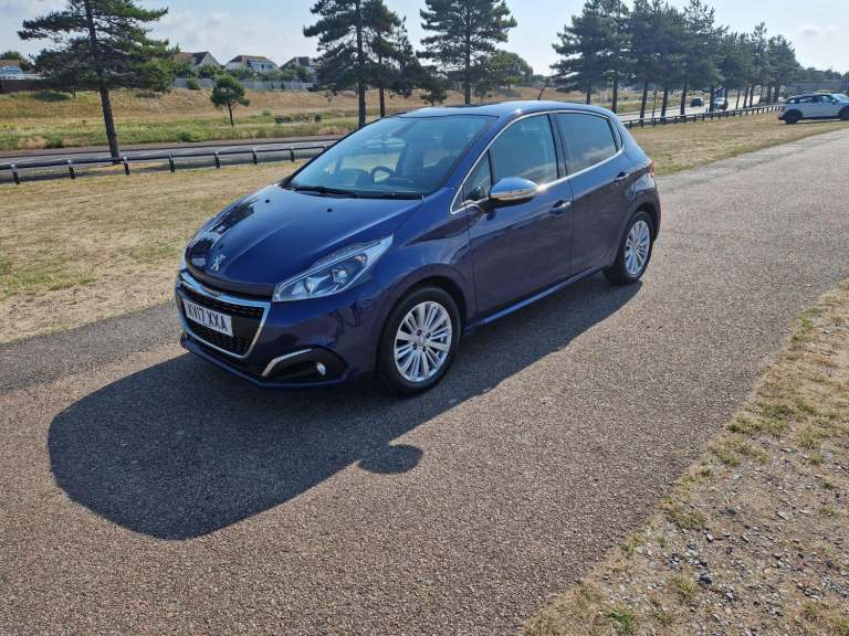 PEUGEOT 208 1.2 PureTech Allure 2017