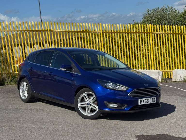 2016 Ford Focus 1.0T EcoBoost Zetec Euro 6 (s/s) 5dr HATCHBACK Petrol Manual