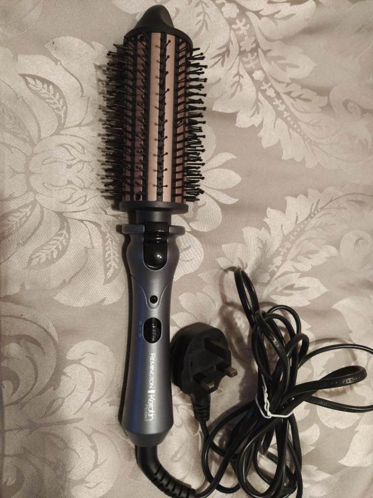 Remington Keratin Protect Heated Hot Hair Brush. CB65A45