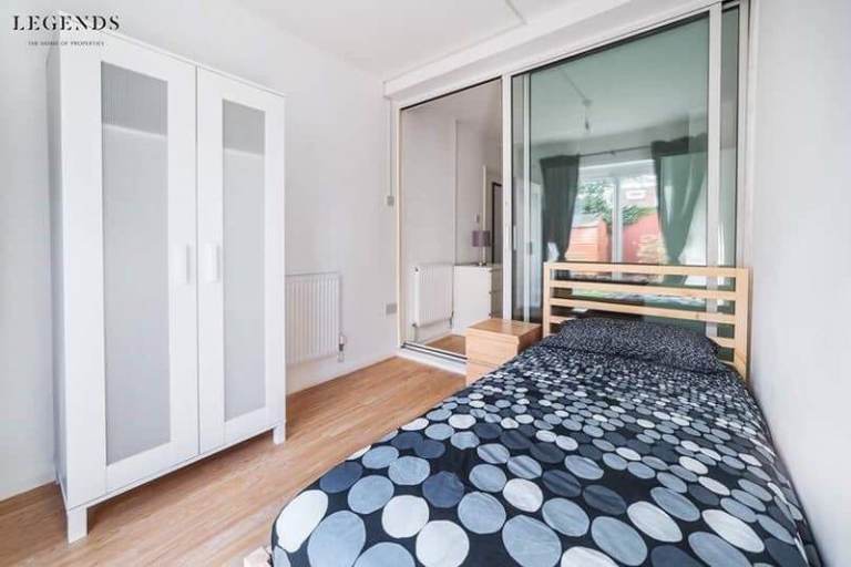 🏠 Spacious Double Room | Devons Road (E3) | 1 Room Available 🤍