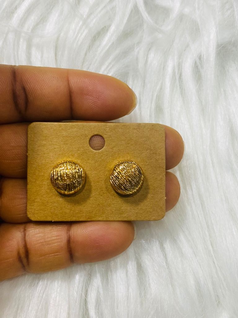 Beautiful stud earrings 2
