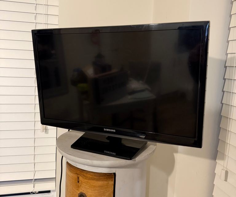 Samsung  smart Tv 24”