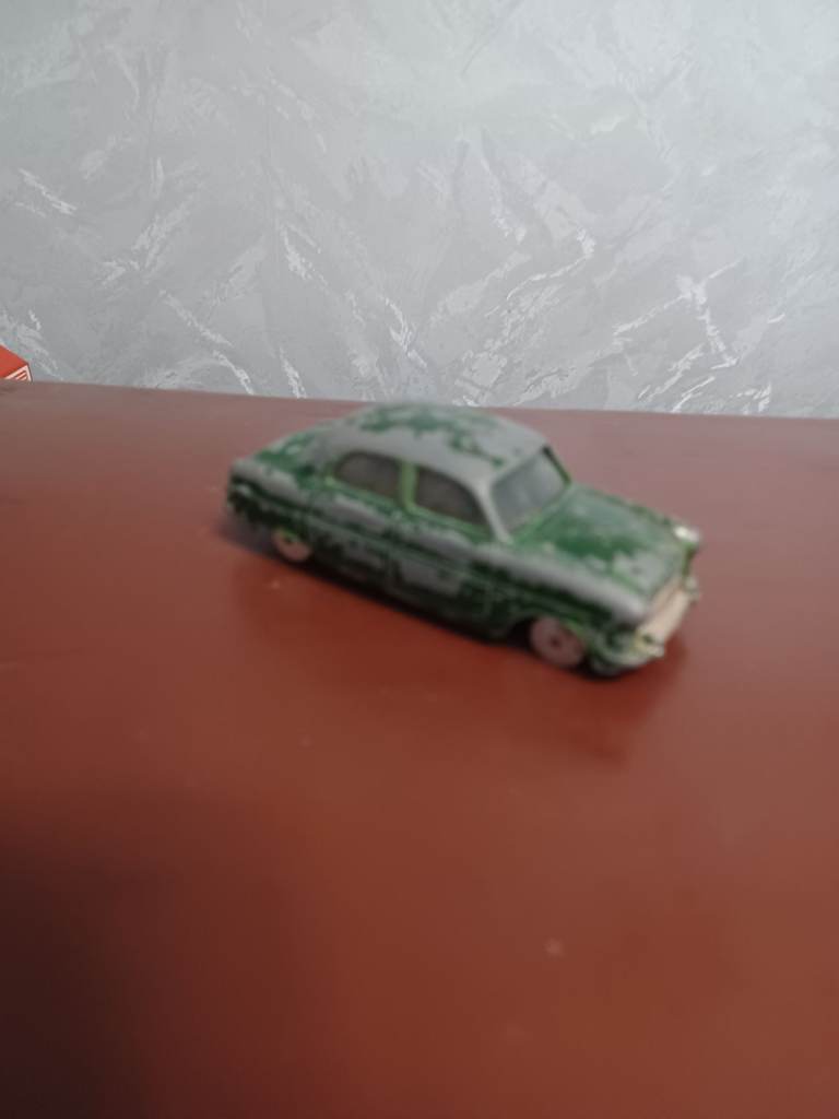 Dinky Toys 1950's Ford Consul collectors item