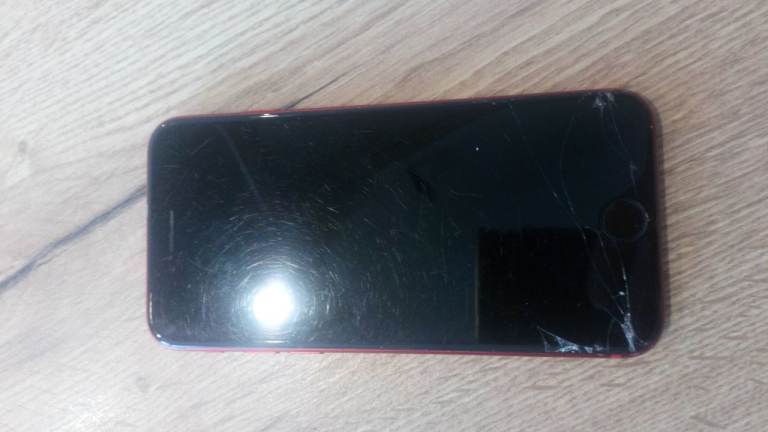 iPhone (PRODUCT)RED with Cracked Screen – Fair Condition